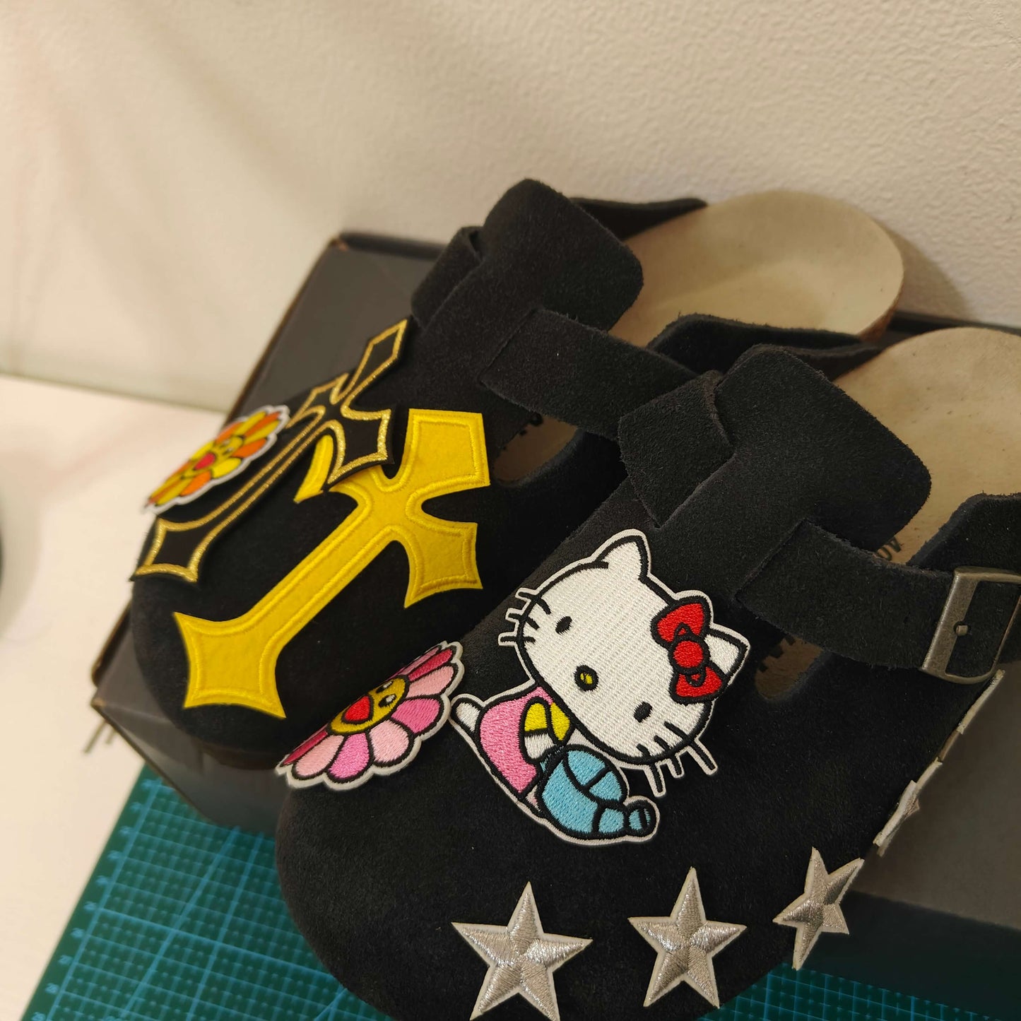 Black Kitty Design Clogs
